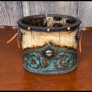 Western decor toothbrush holder
